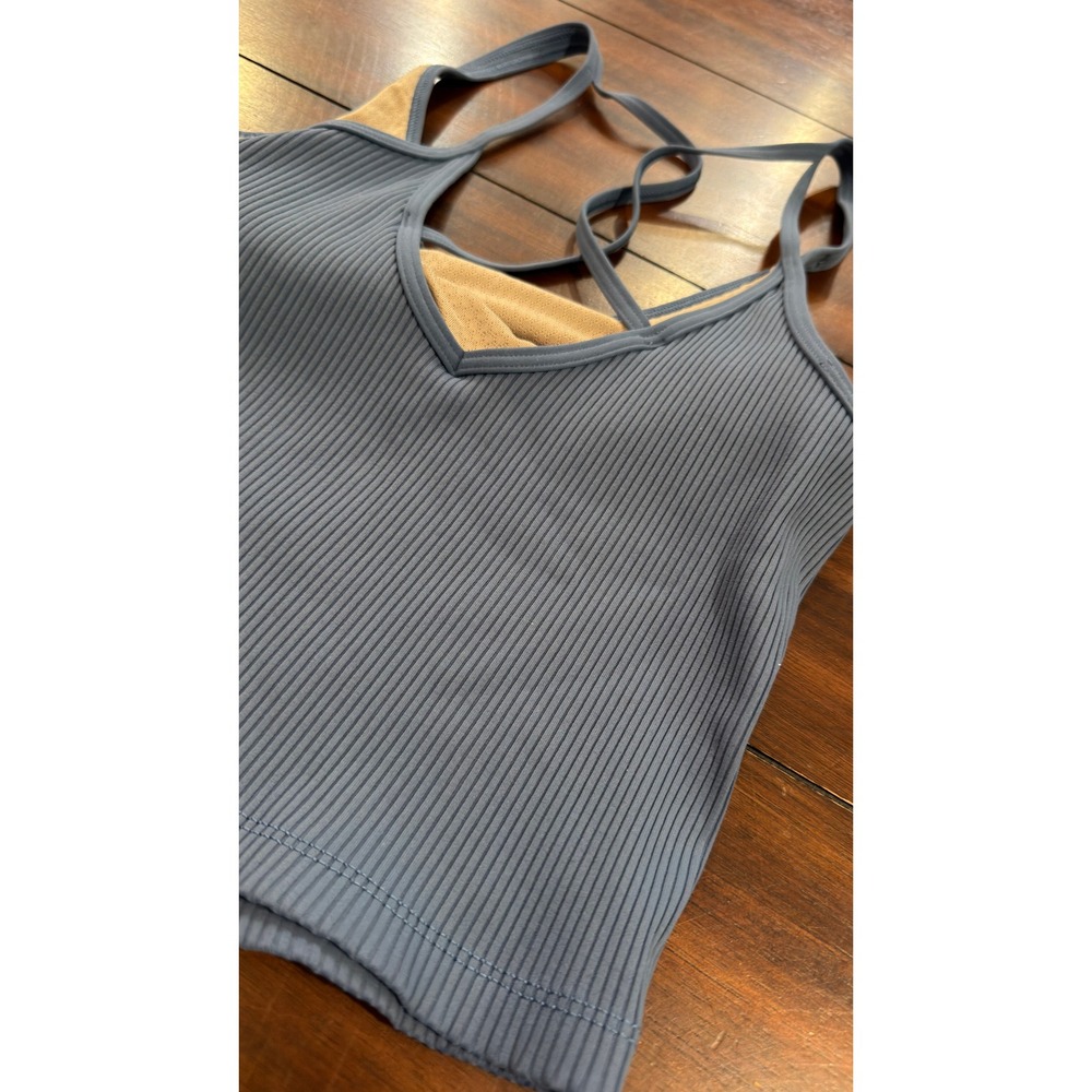 Vuori Ribbed V-Neck Crop Tank with Built-in Bra Dusty Blue Straps Size Small - Picture 8 of 16